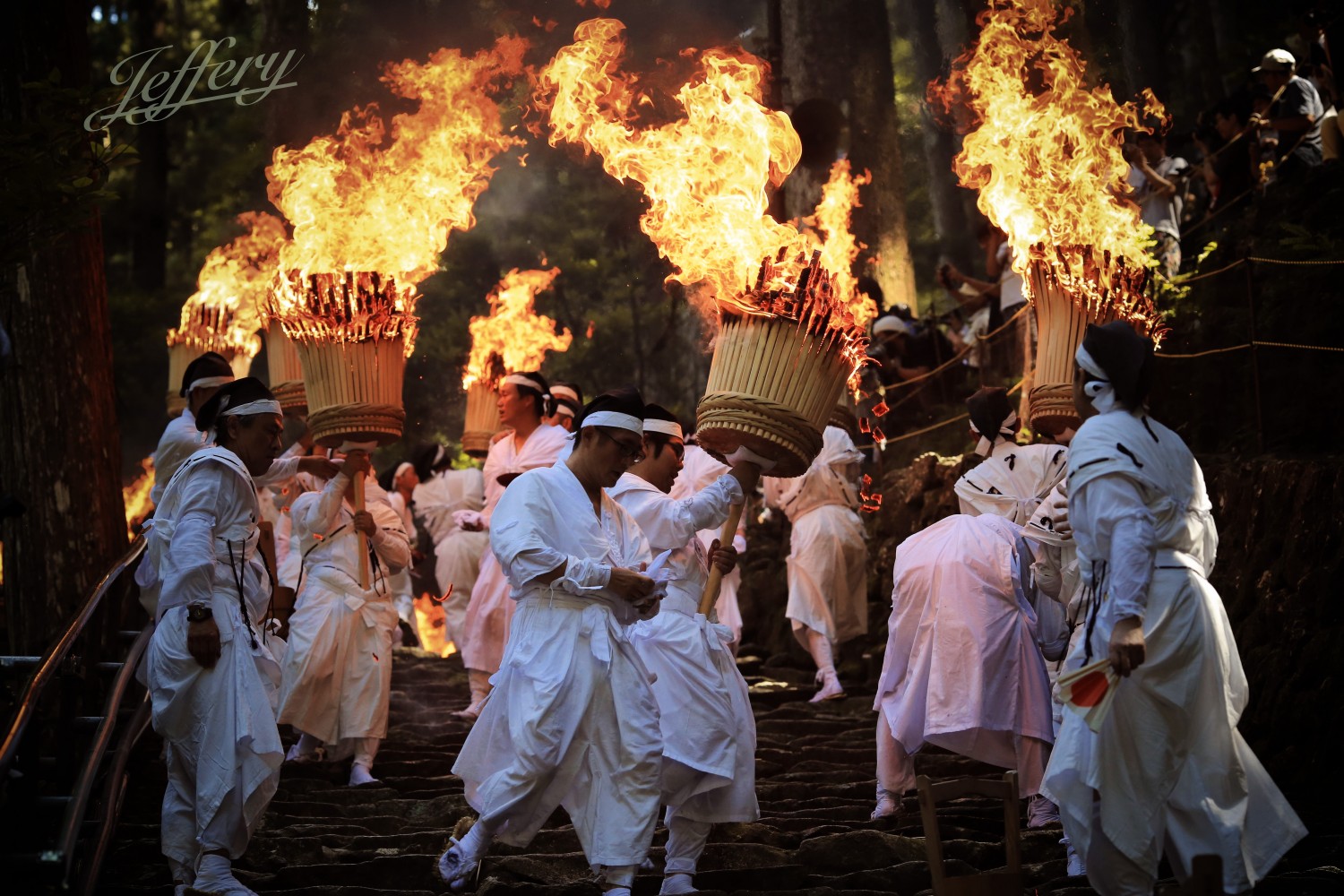 和歌山｜那智扇祭。 盛夏裡朝聖日本三大火祭